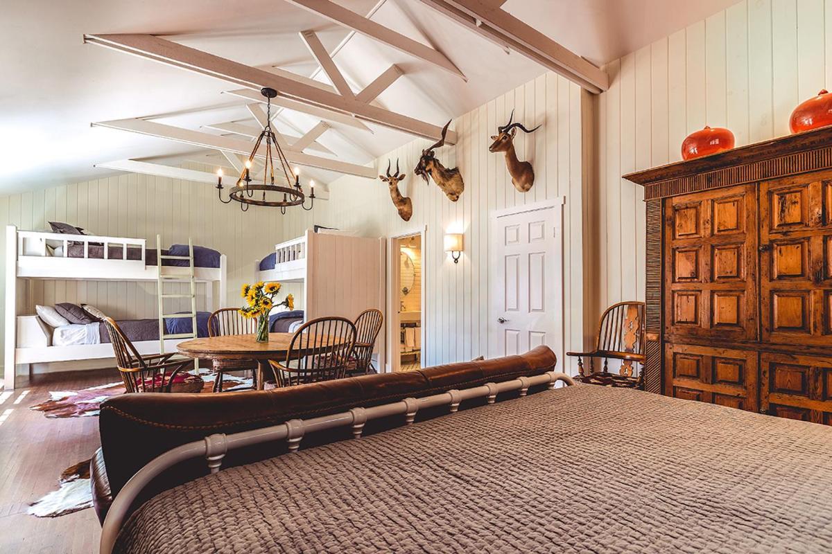 פאסו רובלס Stables Inn מראה חיצוני תמונה