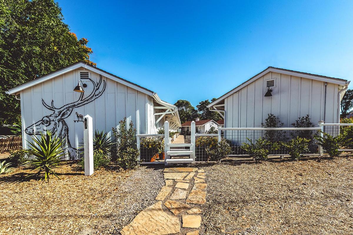 פאסו רובלס Stables Inn מראה חיצוני תמונה